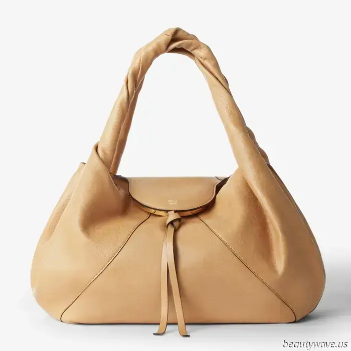 Metti giù la baguette — questa borsa Fendi è altrettanto iconica e sta per tornare in grande stile.