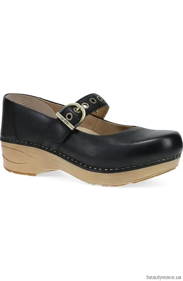 If you want to look stylish like Zendaya, consider purchasing these practical $145 shoes from Nordstrom.