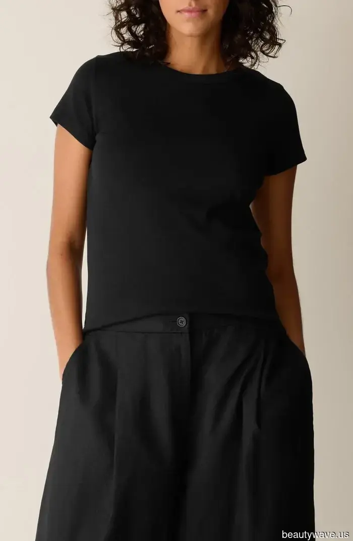 Nicht Capris: Stilvolle Kleiderschränke tragen diesen Hosen-Trend mit diesem Basic, und es besteht eine gute Chance, dass Sie es bereits besitzen…