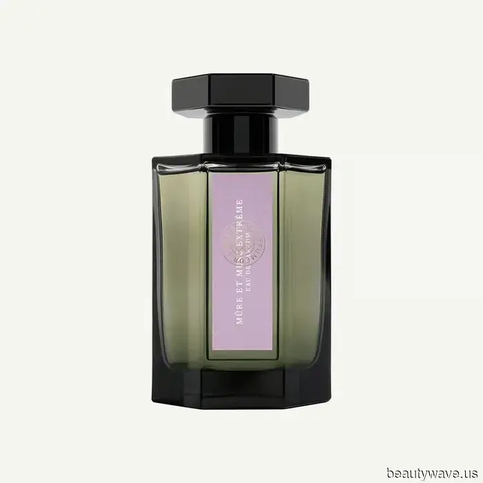 Apologies, Cherry! The trendiest new fragrances have chosen blackberry as the top fragrance note for fall.