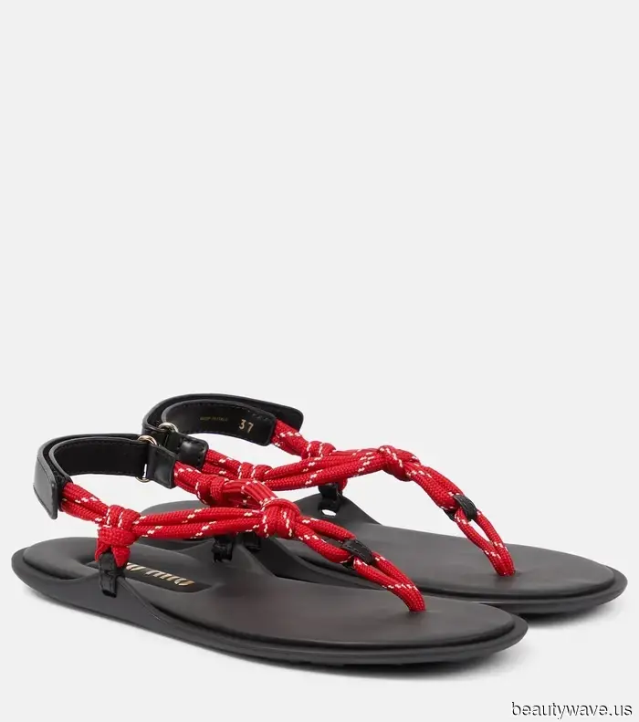 It’s confirmed: This summer shoe trend, favored by the Olsen twins, is being embraced by all fashion enthusiasts.