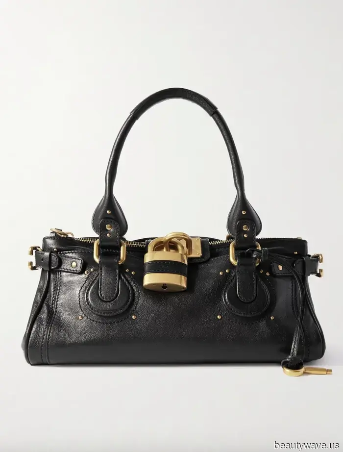 I'm searching for the most stylish handbags for autumn—here are the six best ones I've discovered.