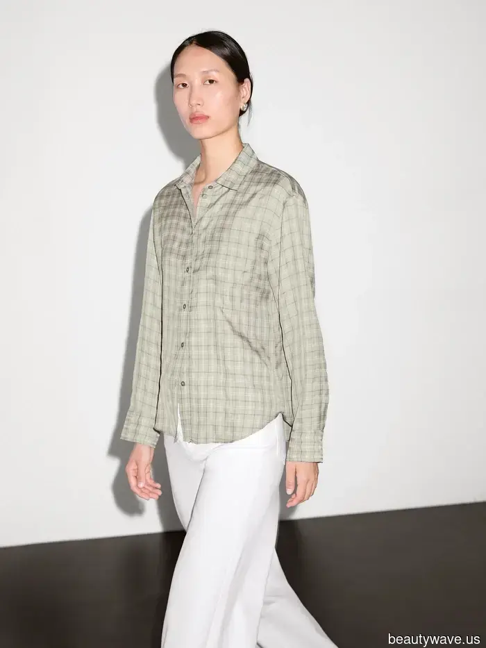 Le Camicie Bianche Sono Noiose&mdash;Questa È la Tendenza delle Camicie Che le It Girl Indossano con Leggings e Uggs Invece