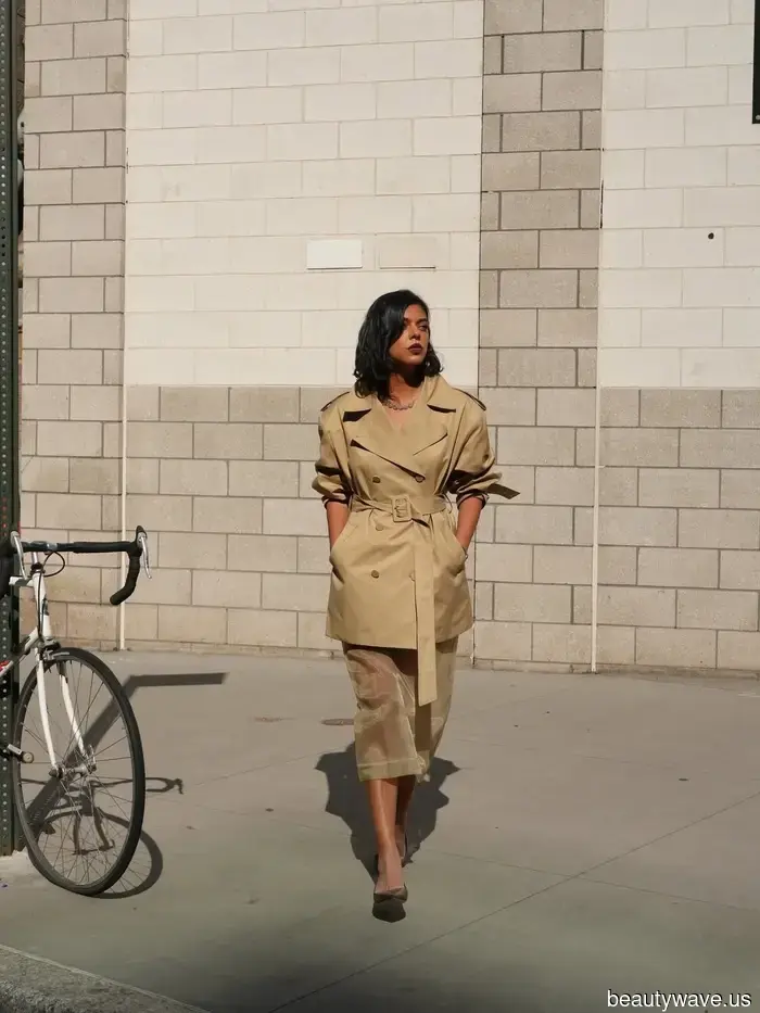 A L.A., ogni persona del mondo della moda indossa queste tendenze di gonne per sembrare alla moda e attuale.