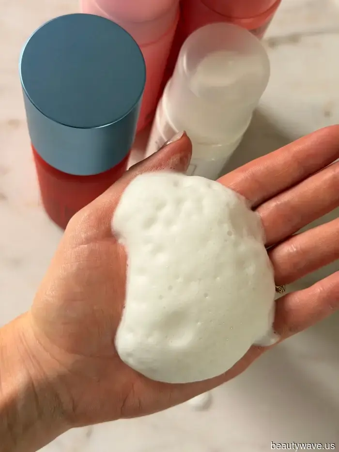 Dieses altmodische Haarprodukt ist gerade zum Geheimnis geworden, um feinem Haar Volumen zu verleihen.