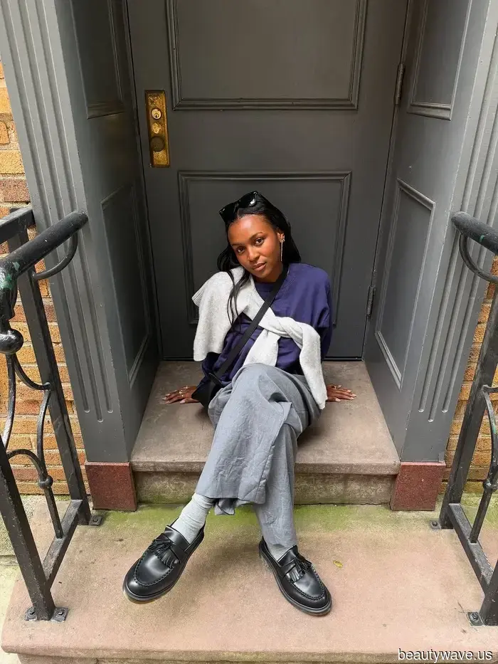 Farewell, Ballet Flats: This Fall, It Girls in London, NYC, and Paris Are Focusing on a New Trend in Flat Shoes Instead.