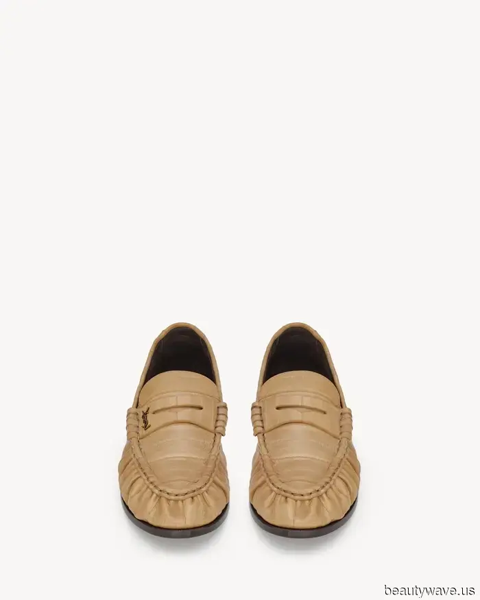 It-Girls in ihren 20ern sind sich einig: Das sind die schicken Trends für flache Schuhe, die Ihre Shorts von Sommer zu Herbst bringen.