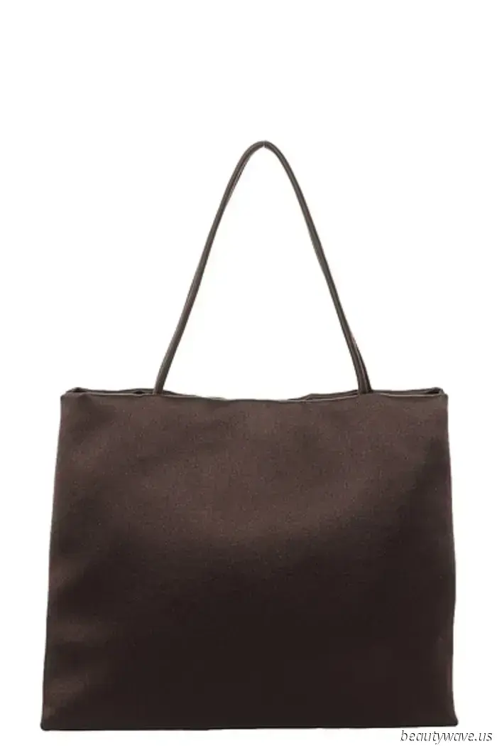 Since the Margaux is currently unavailable, this is the Row bag we're opting for instead.