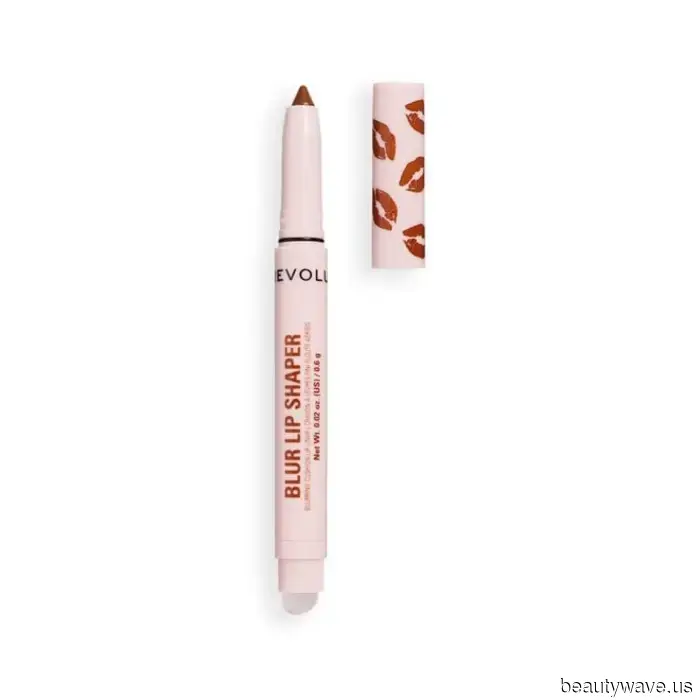 Try This Easy Lip Liner Method for Achieving Fuller-Looking Lips.