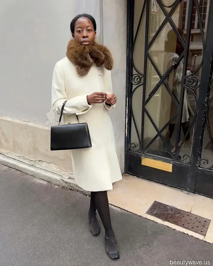 If your aim is to appear sophisticated, you should pay attention to this classy coat trend that has the approval of it-girls.
