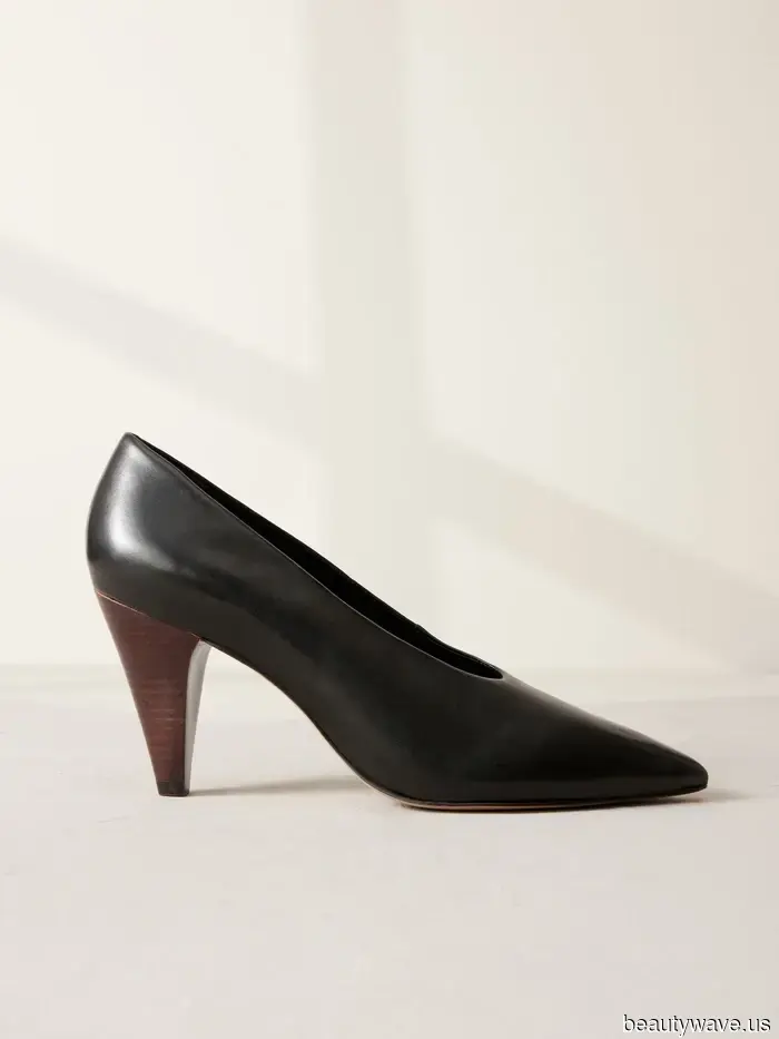 No cuñas, no stilettos&mdash;esta es la nueva tendencia en tacones que la gente de moda está usando en su lugar.