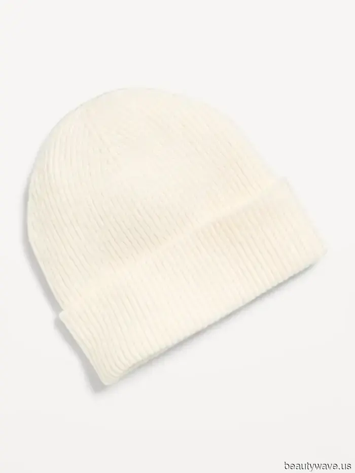 23 Gap and Old Navy Items That Would Fit Perfectly in a Nancy Meyers Christmas Film