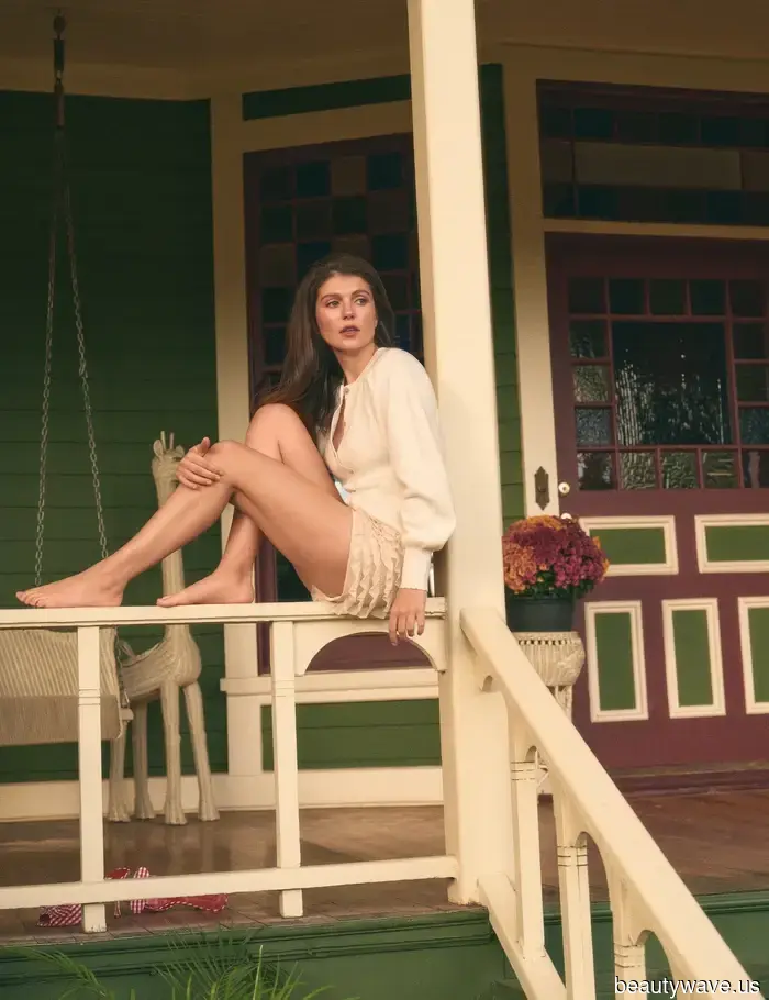 Люди, которых мы встречаем в отпуске, Эмили Бейдер считает, что нам следует требовать большего от романтических комедий.