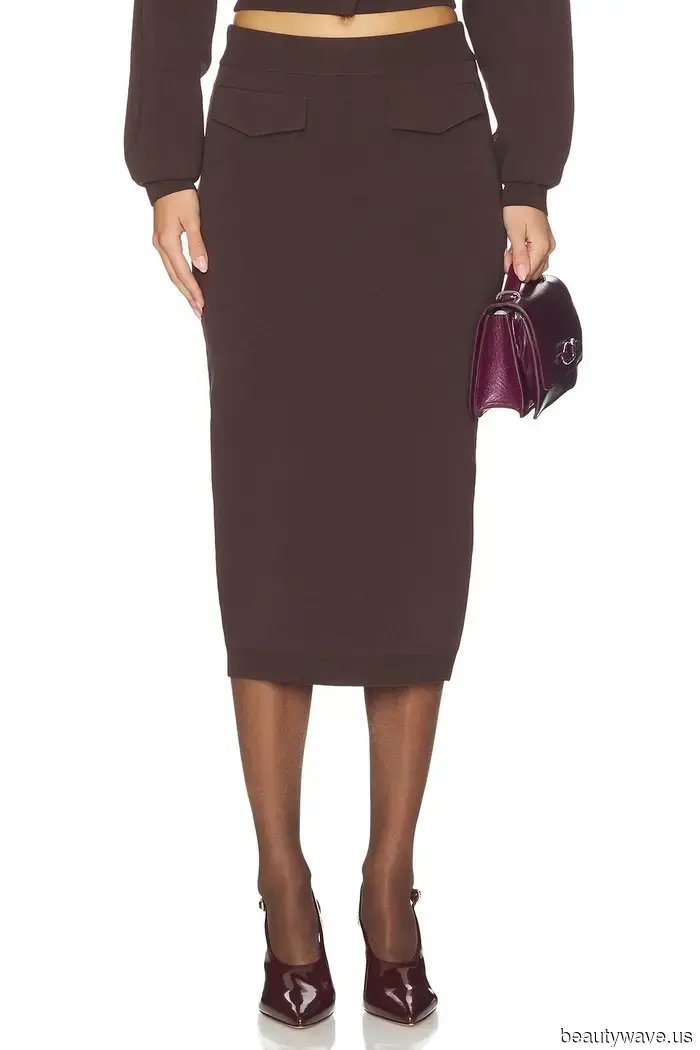 Chic New Yorkers avoid pairing pencil skirts with flats—they only style them with this heel trend.