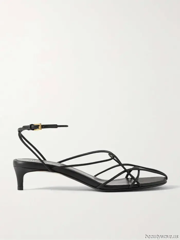 My colleague recently returned from Paris—she noticed this stylish trouser-and-shoe pairing on every street.