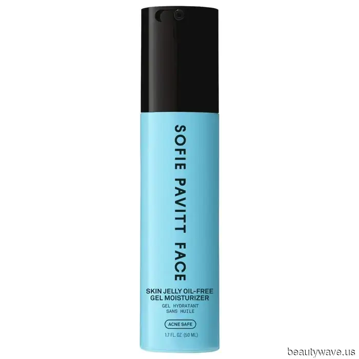 I persuaded three of my colleagues to purchase this jelly moisturizer before 10 A.M.—it's really that impressive.