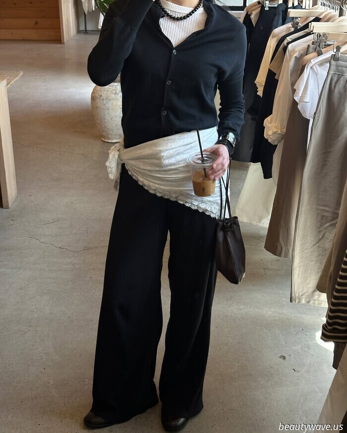 More Stylish Than a Shoulder Bag, More Laid-Back Than a Clutch—The Bag Trend That Only Fashionable Individuals Are Aware Of