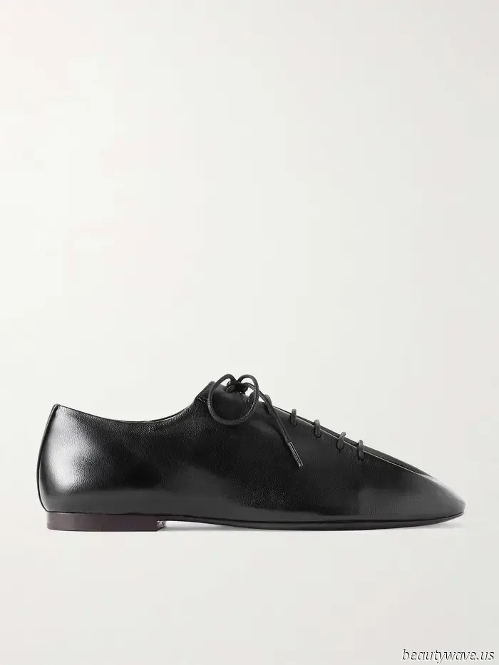 Trends kommen und gehen, aber Modeexperten wissen: Dieser Anti‑Loafer‑Flachschuh ist von Dauer.