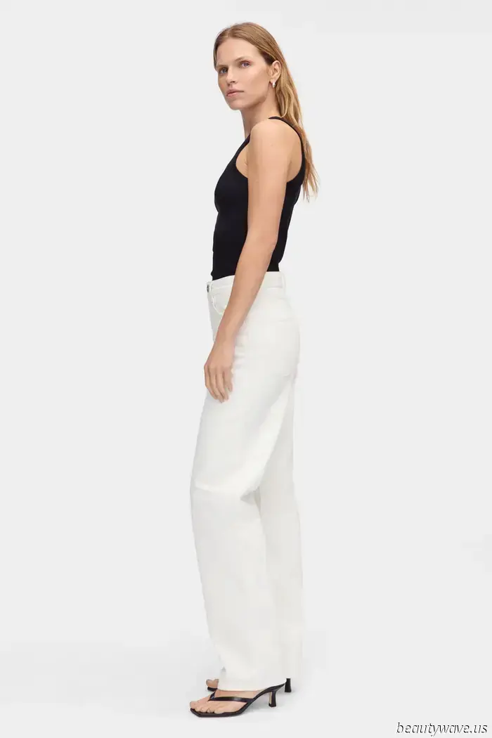 This sandal color ensures that your white jeans ensembles appear stylish rather than inexpensive.