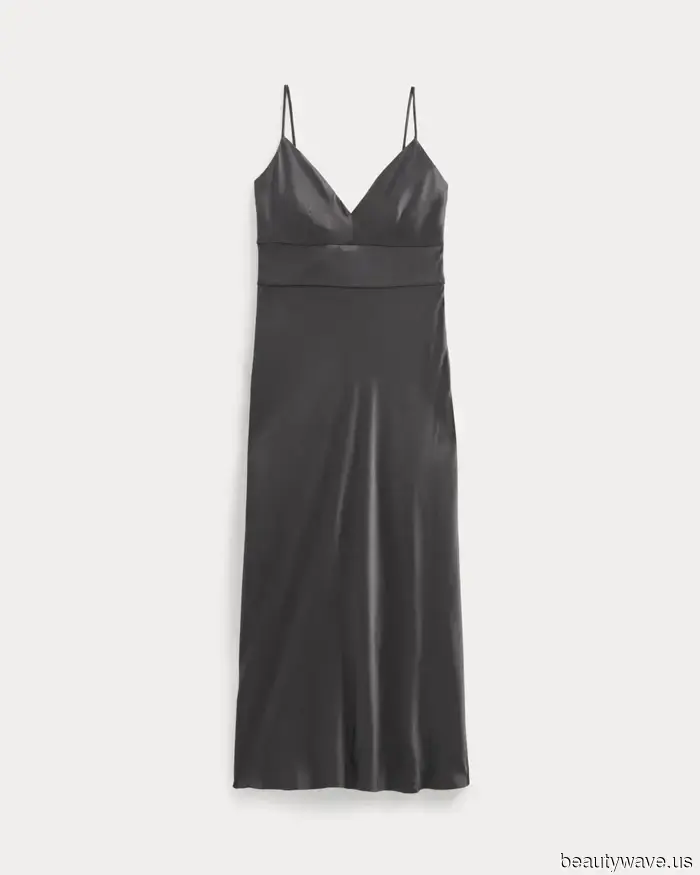 Women over 50 are opting for this stylish 3-piece outfit for flights instead of leggings.