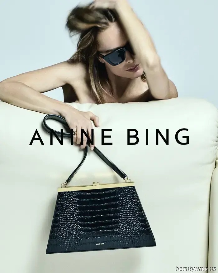 Anine Bing ha lanciato una nuova borsa mozzafiato ed è il volto della campagna — Hello, It Style