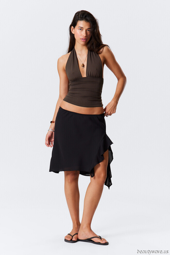 Put the Miniskirts on Hold—This Chic Trend Is Poised to Take Their Place This Summer.