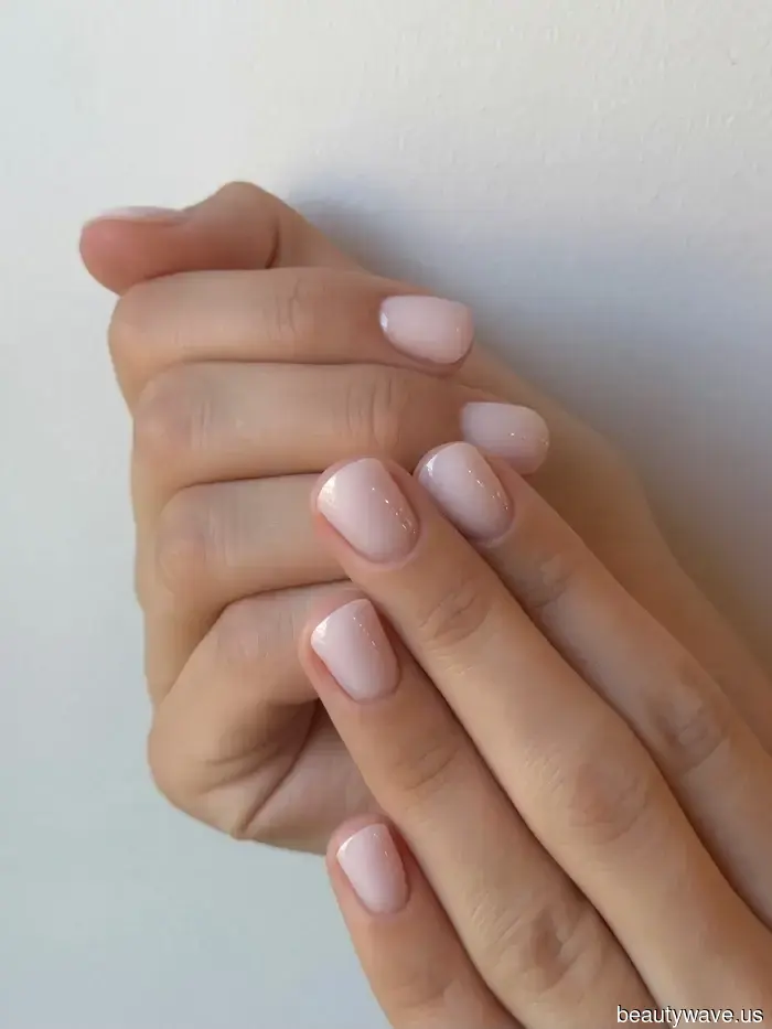 Un Manicurista di Rilievo Ha Parlato&mdash;7 Colori di Unghie da Salvare Questo Giugno