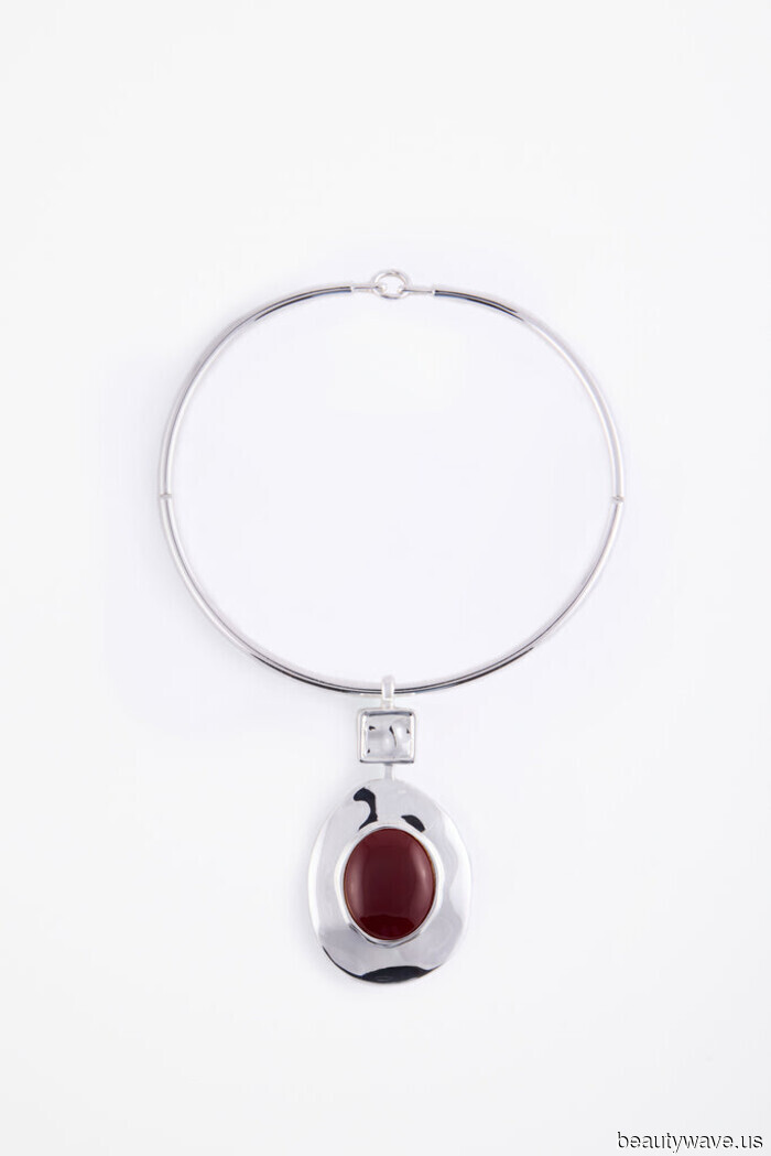 To Stay Fashionable in 2026, Say Goodbye to These 6 Jewellery Trends (and Embrace These 6)