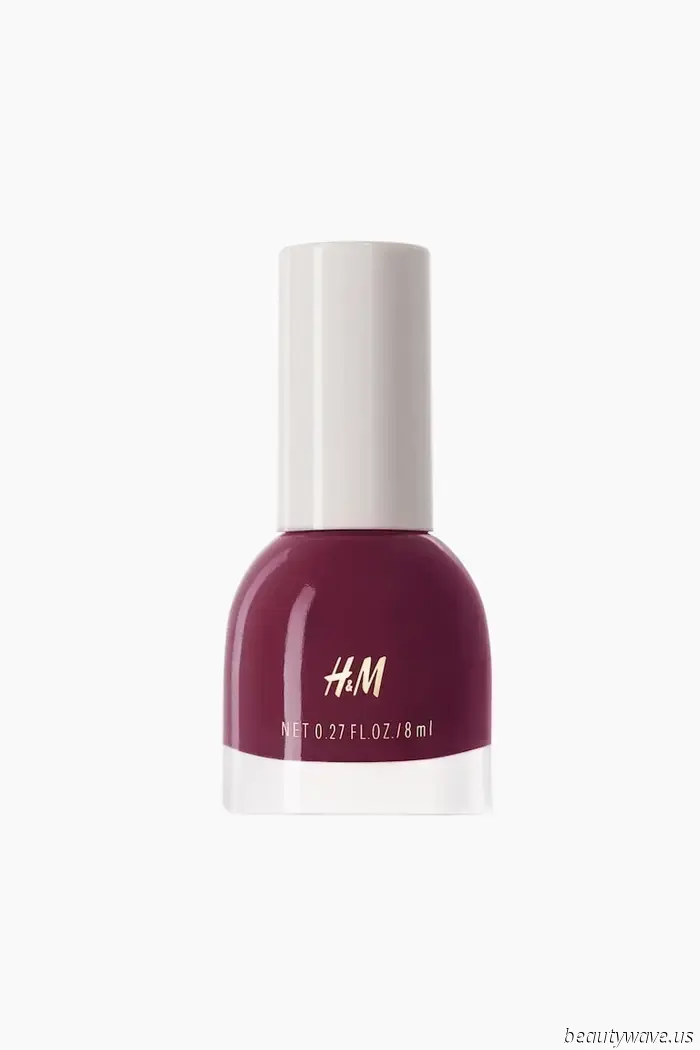 Es oficial: esta es la forma más elegante de llevar la manicura francesa este otoño.