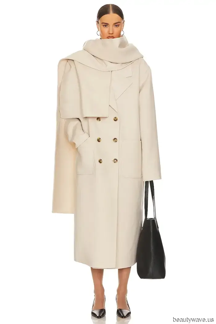 Fashion enthusiasts are unwilling to retire this three-year-old It coat, which has become a favorite among WWW editors.