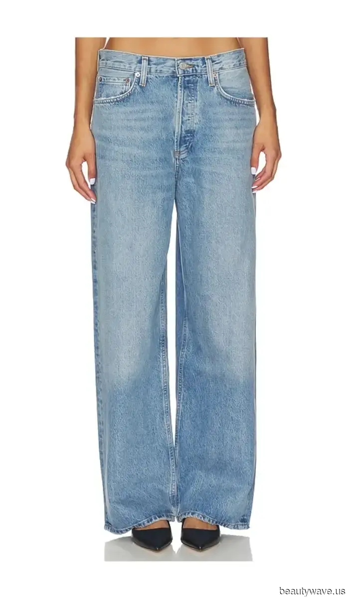 Jeans Plus Estos 2 Colores Anti-Básicos Son la Receta para Atuendos Más Frescos Este Otoño