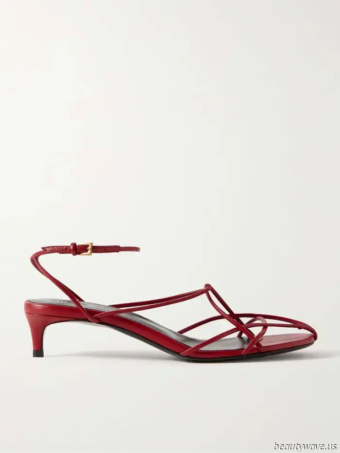 Schwarze High Heels sind in Ordnung, aber in Portofino weiß jeder, dass diese Schuhfarbe mit Kleidern eleganter aussieht.
