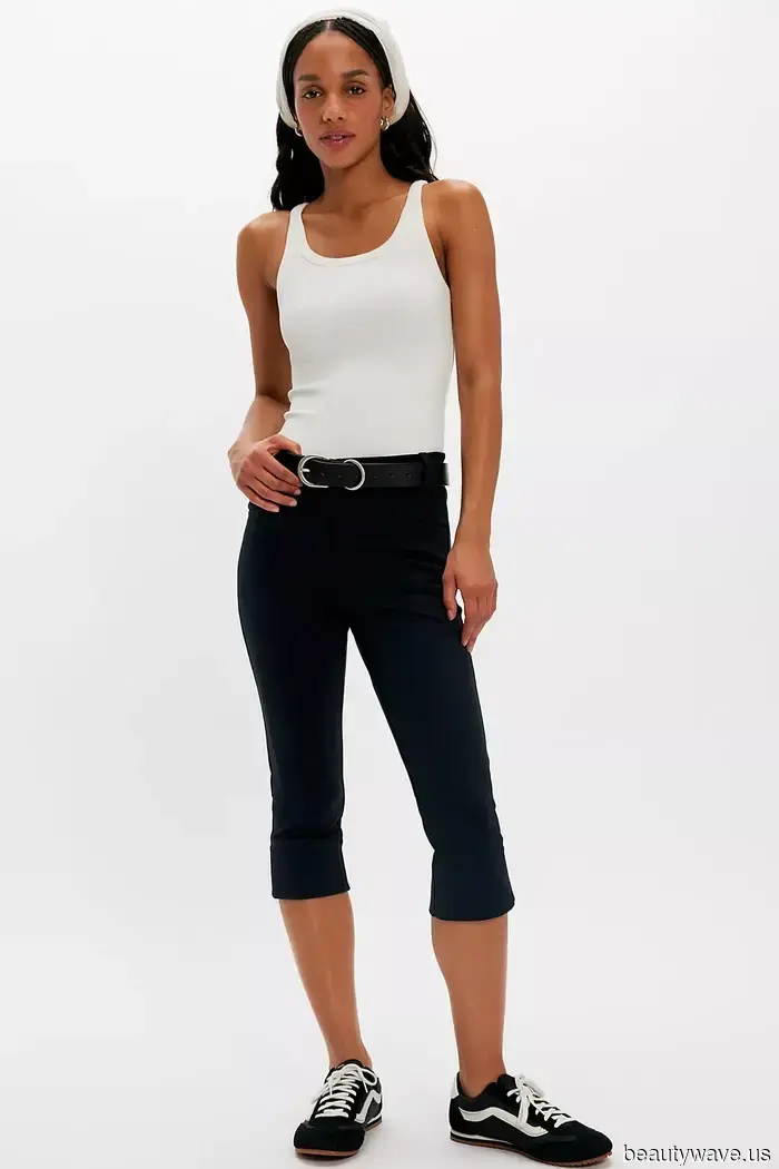 Forget about kitten heels and ballet flats—this shoe trend takes capri pants to a whole new level of chic.