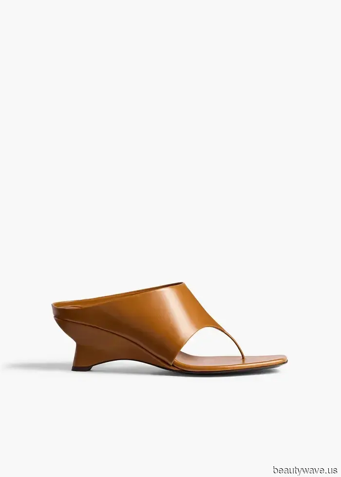 Put Aside the Heeled Flip-Flops—This is the Sandal Trend That Will Be Popular by May 31.