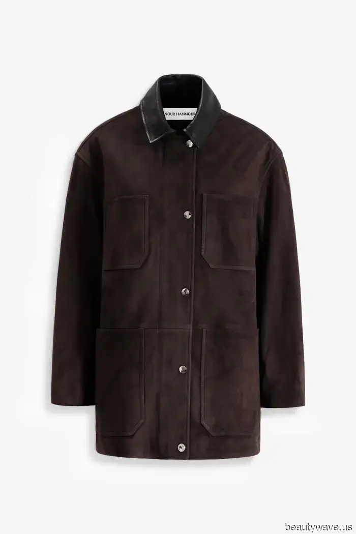 Everyone in the fashion world is in consensus: this winter boot style is versatile enough to be paired with jeans, skirts, and leggings.