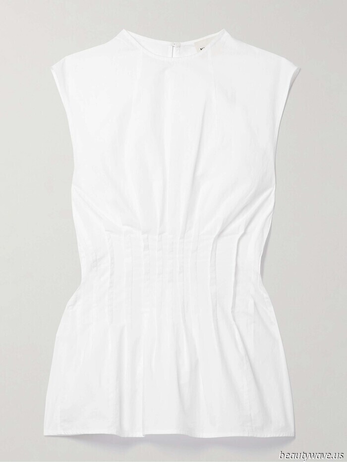 Not Ruffle, Not Lace—The Stylish Top Trend That Appeals to Both Minimalists and Those With Classic Tastes.