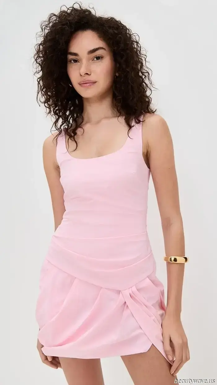 In case you're curious, here are the bag and shoe colors that perfectly complement the powder-pink trend.