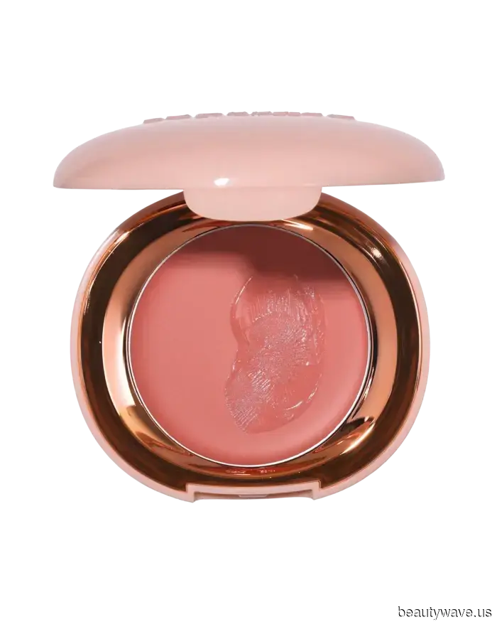 I've Conducted the Research—Experts Recommend These 7 Most Fashionable Makeup Trends for Summer.