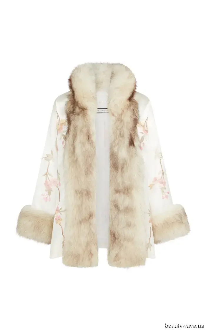 Every It Girl's seasonal wardrobe features this stylish coat trend that transitions from winter to spring.