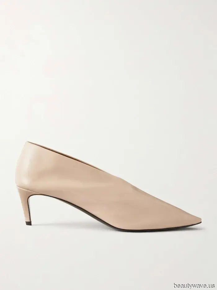 Forget black and white—Kate Middleton has just donned the shoe color trend that pairs best with butter yellow.