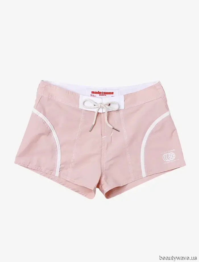 Der unerwartete Hosen-Trend, den coole Mädchen mit Bikinis, Tops und Flip-Flops tragen