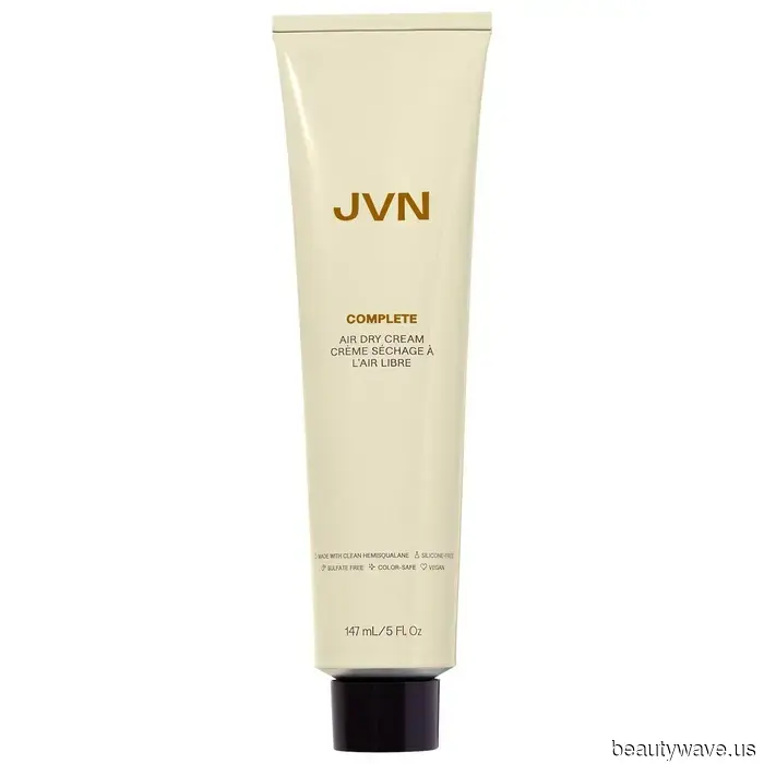 The results are here, and our hair appointments are made—uncover the 11 bob trends that will officially shape 2025.