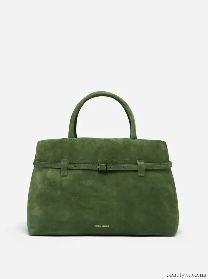 Forget about black totes—fashion experts are embracing these Spring bag color trends for 2026.