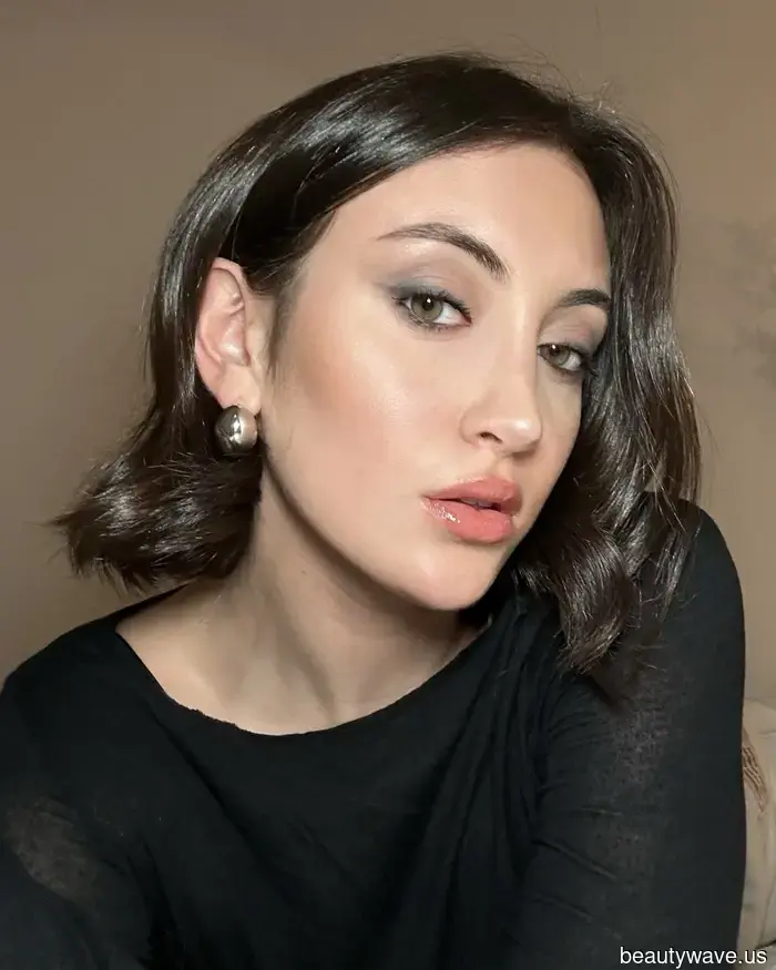 I miei amici mi chiedono sempre come faccio ad avere i capelli così lucidi&mdash;Questo trattamento per la lucentezza è la chiave