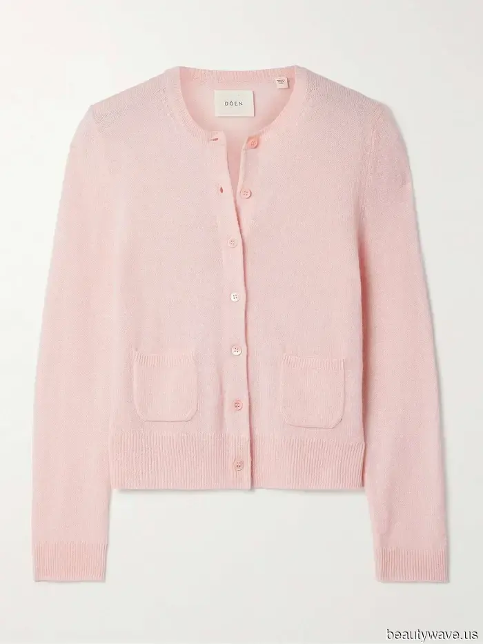 Forget about beige and black—fashion enthusiasts are currently pairing their jeans with this surprising knitwear trend.