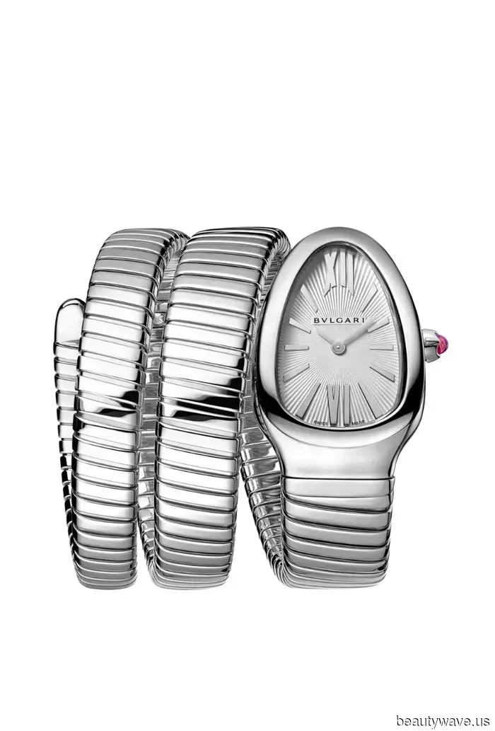 From Pendant Necklaces to Cocktail Watches, These Jewellery Trends Are Shaping Luxury in 2026.