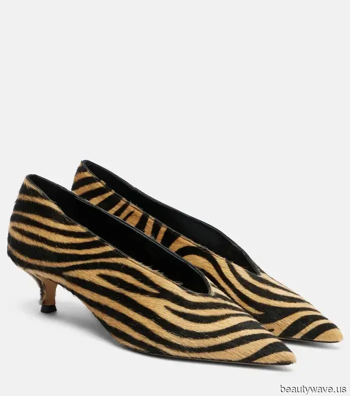 Not Sneakers, Not Ballet Flats—These Are the Flat Shoes Dominating Summer 2026