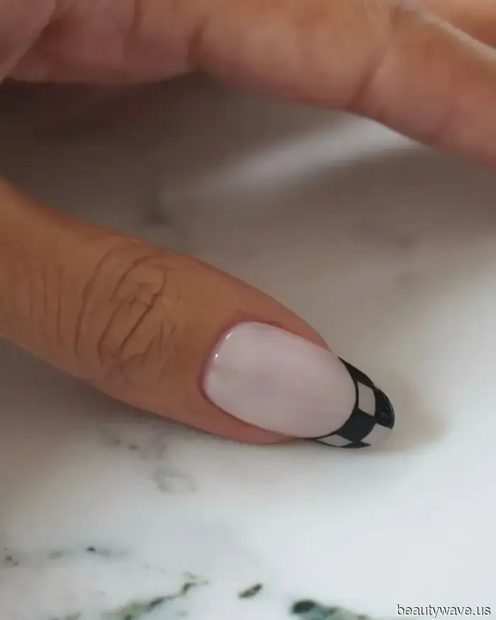 This winter nail trend is making me reconsider my minimalist manicure.