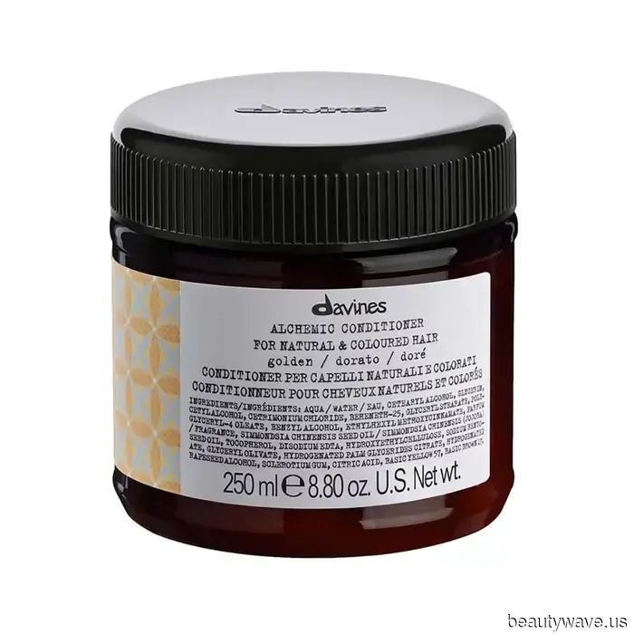 Die stilvollsten Menschen in Paris wählen diese minimalistische Haarfarbe für den Frühling.