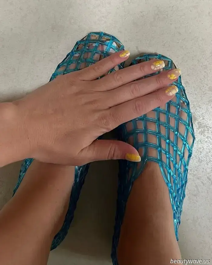 Declaring It: Butter-Yellow Manicures Paved the Way for "Sol Nails" to Thrive